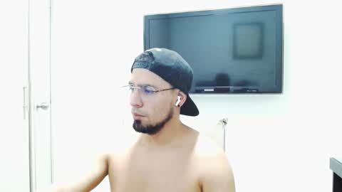 tyler_frank online show from June 11, 2:11 am