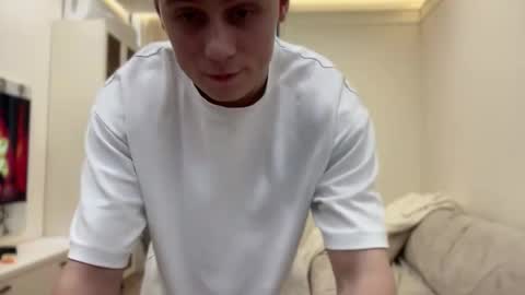 tyler_garrner online show from November 27, 5:33 am