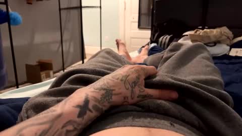 tylerc840 online show from April 28, 3:33 am