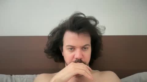 Tyleruzi online show from February 6, 4:36 pm