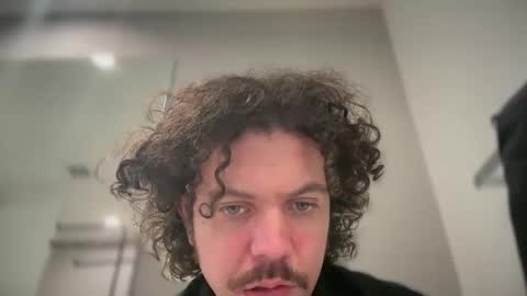 Tyleruzi online show from April 18, 9:36 pm