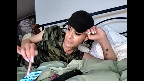 tyrawr90 online show from January 2, 4:52 am