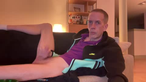 Snapshot of tyronev70 chatting on February 6, 5:51 pm Ty online show from February 6, 5:51 pm
