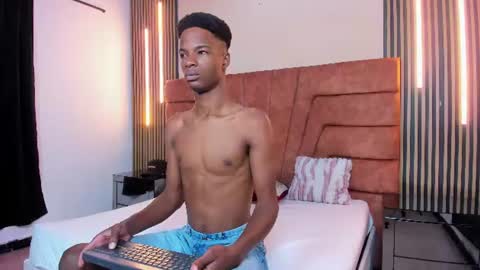 tyson_reed online show from June 22, 11:37 am