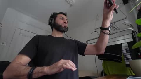 ultratoaster online show from December 18, 5:42 pm