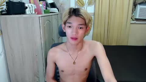 urasian_john20 online show from July 7, 12:21 am