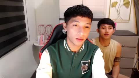 Ethan online show from April 12, 3:13 pm