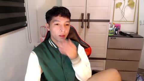 Ethan online show from April 11, 3:04 pm