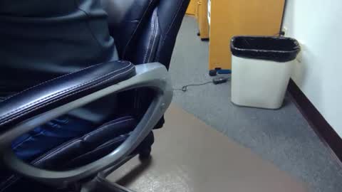 useemie online show from January 30, 11:45 pm