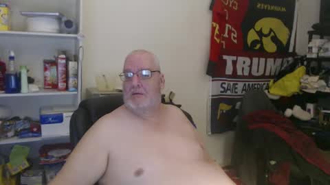 Snapshot of usgoober chatting on February 12, 4:12 am Eric online show from February 12, 4:12 am