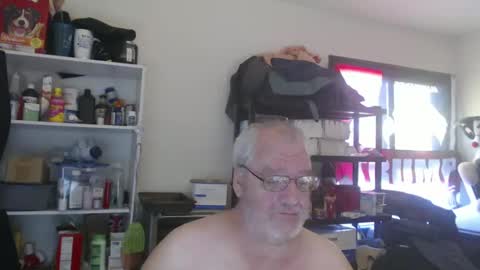 Snapshot of usgoober chatting on December 8, 3:02 pm Eric online show from December 8, 3:02 pm