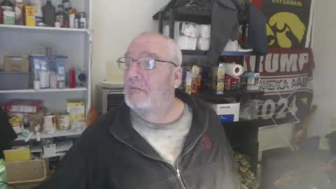 Snapshot of usgoober chatting on December 31, 2:08 am Eric online show from December 31, 2:08 am