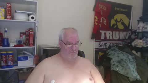 Snapshot of usgoober chatting on February 2, 2:48 am Eric online show from February 2, 2:48 am