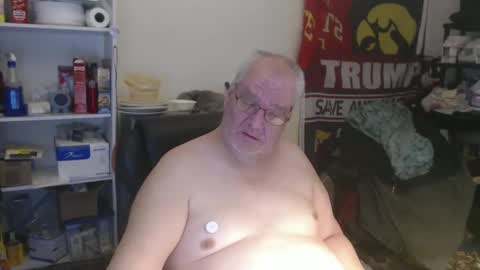 Snapshot of usgoober chatting on January 31, 3:41 am Eric online show from January 31, 3:41 am