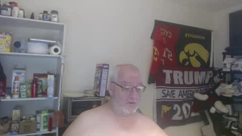Snapshot of usgoober chatting on January 22, 2:37 am Eric online show from January 22, 2:37 am