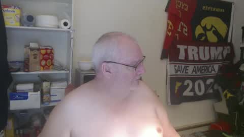 Snapshot of usgoober chatting on January 6, 3:09 am Eric online show from January 6, 3:09 am