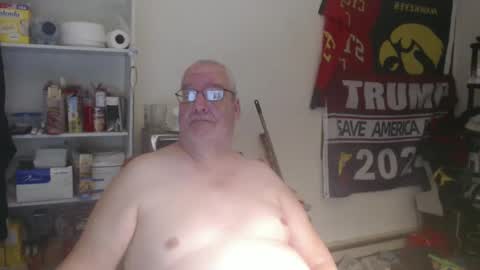 Snapshot of usgoober chatting on January 4, 2:56 am Eric online show from January 4, 2:56 am