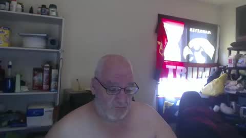 Snapshot of usgoober chatting on February 12, 3:16 pm Eric online show from February 12, 3:16 pm