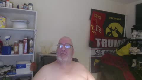 Snapshot of usgoober chatting on February 16, 5:04 am Eric online show from February 16, 5:04 am