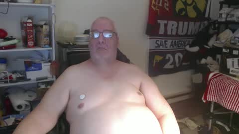 Snapshot of usgoober chatting on February 28, 2:20 am Eric online show from February 28, 2:20 am