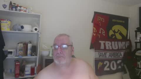 Snapshot of usgoober chatting on January 14, 3:22 am Eric online show from January 14, 3:22 am