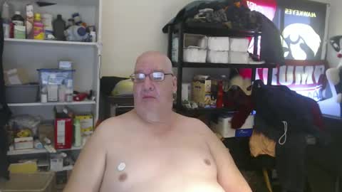 Snapshot of usgoober chatting on December 10, 2:17 pm Eric online show from December 10, 2:17 pm