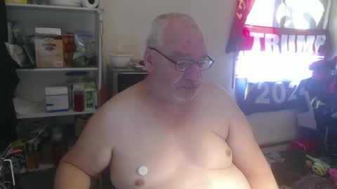 Snapshot of usgoober chatting on January 7, 3:44 pm Eric online show from January 7, 3:44 pm