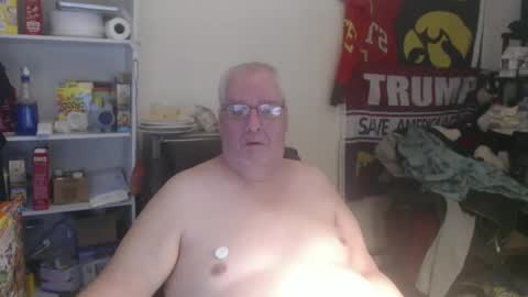 Snapshot of usgoober chatting on January 29, 3:01 am Eric online show from January 29, 3:01 am