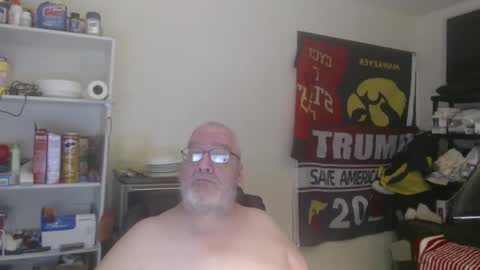 Snapshot of usgoober chatting on February 24, 2:40 am Eric online show from February 24, 2:40 am
