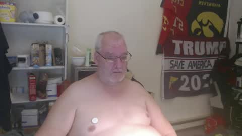 Snapshot of usgoober chatting on January 13, 4:07 am Eric online show from January 13, 4:07 am