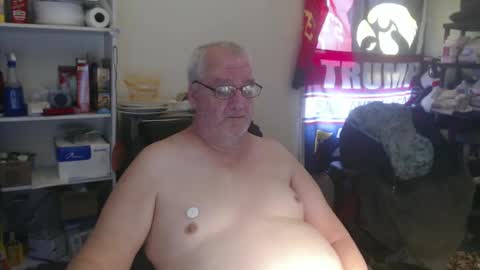 Snapshot of usgoober chatting on January 31, 3:11 pm Eric online show from January 31, 3:11 pm
