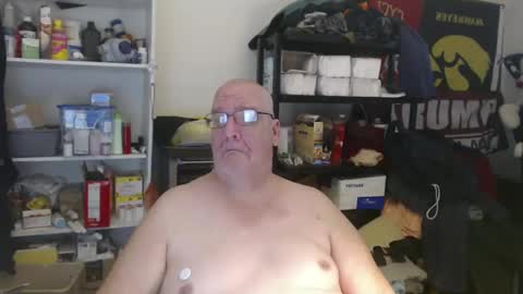 Snapshot of usgoober chatting on December 10, 3:30 am Eric online show from December 10, 3:30 am