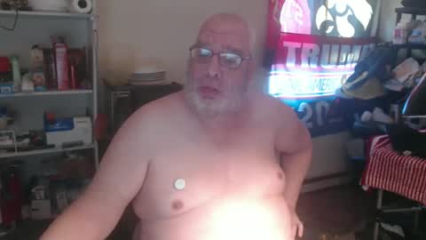 Snapshot of usgoober chatting on February 23, 1:27 pm Eric online show from February 23, 1:27 pm