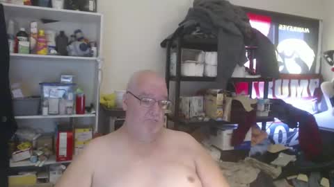 Snapshot of usgoober chatting on December 14, 3:47 pm Eric online show from December 14, 3:47 pm