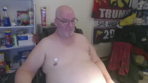 Snapshot of usgoober chatting on February 7, 4:27 am Eric online show from February 7, 4:27 am