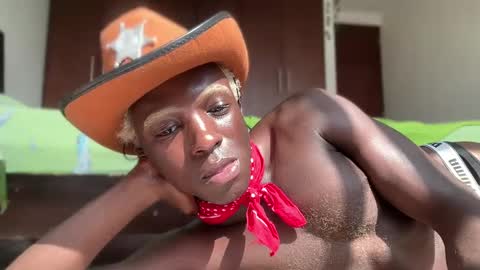   Valentin  independent Cam Boy     online show from January 17, 3:00 pm