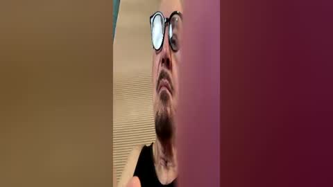 vallmiltom391445 online show from June 27, 8:14 pm