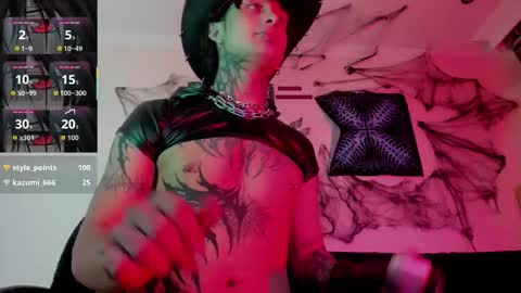 Snapshot of vampiredavyd chatting on October 17, 3:43 am david guzman i model independenthelp me with a thumbs up online show from October 17, 3:43 am