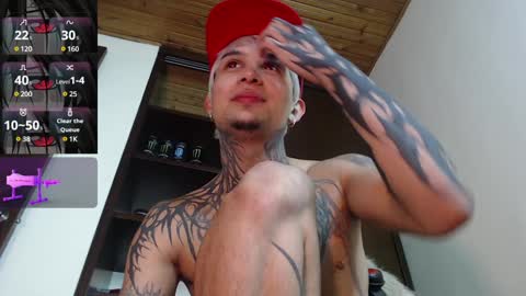 Snapshot of vampiredavyd chatting on December 3, 11:57 pm david guzman i model independenthelp me with a thumbs up online show from December 3, 11:57 pm