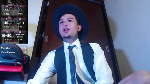 Snapshot of vampiredavyd chatting on December 21, 12:09 am david guzman i model independenthelp me with a thumbs up online show from December 21, 12:09 am