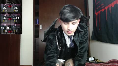 Snapshot of vampiredavyd chatting on January 9, 11:45 pm david guzman i model independenthelp me with a thumbs up online show from January 9, 11:45 pm