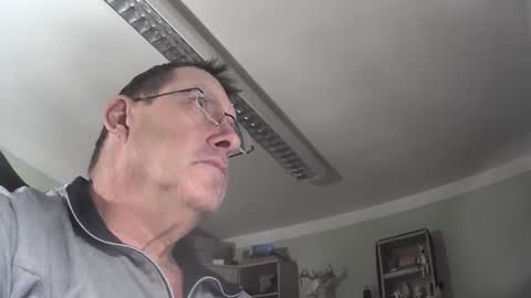 vapinghans online show from February 19, 6:10 pm