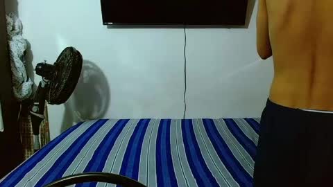 velk_hot1 online show from June 1, 12:16 pm