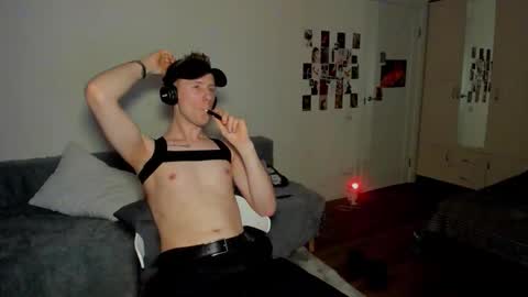 Vence online show from March 16, 9:30 pm