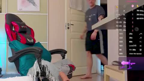 Ethan online show from October 9, 12:32 pm