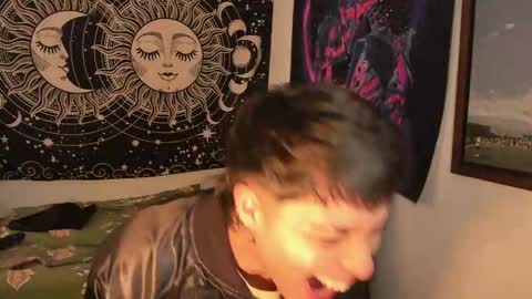 Victorino Jhonson online show from December 31, 4:25 pm