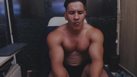 Viktor Herrera online show from May 27, 6:10 am