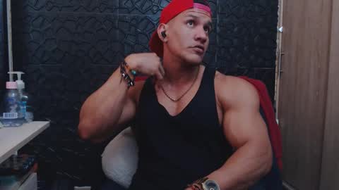 Viktor Herrera online show from December 5, 7:10 pm