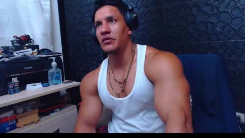 Snapshot of viktorherrera chatting on January 25, 6:24 pm Viktor Herrera online show from January 25, 6:24 pm