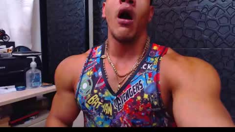 Snapshot of viktorherrera chatting on January 24, 1:25 pm Viktor Herrera online show from January 24, 1:25 pm